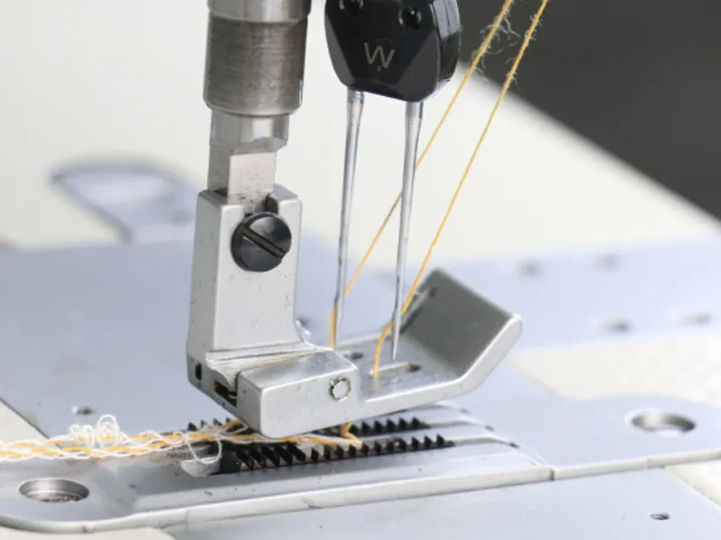 Высокоскоростная двухигольная цепнострочечная машина с прямым приводом DS-0058-2AT.6