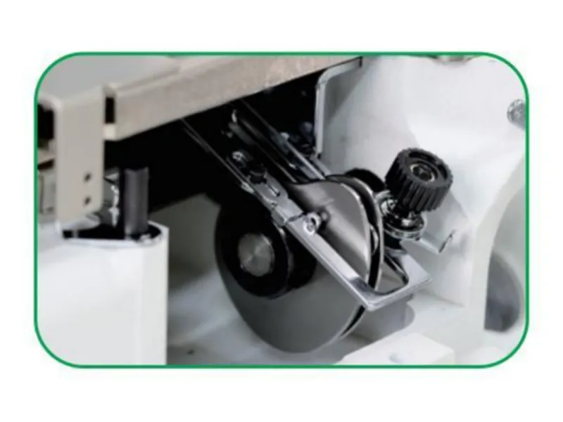 Интегрированная высокоскоростная плоскошовная машина с прямым приводом и платформой (четыре иглы шесть нитей) DS-588-04CBAT.4