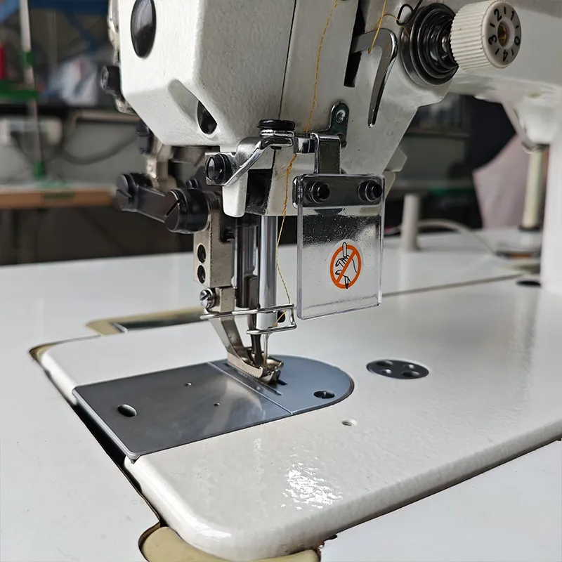 Синхронная машина с верхней и нижней комбинированной подачей и прямым приводом Doso DS-0302AT.4