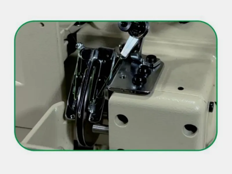 Шаговая плоскошовная машина с автоматической обрезкой нити, тонким горизонтальным цилиндром и тремя иглами DS-787AT-BUT.9